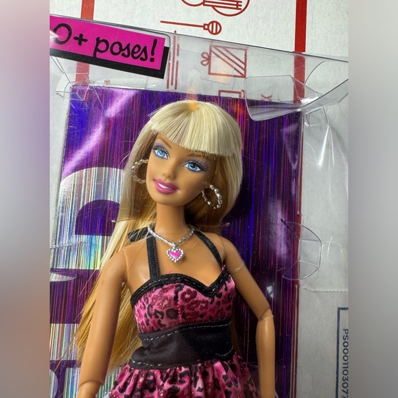 Barbie Fashionistas 2009 Wild Barbie - Picture 3 of 9